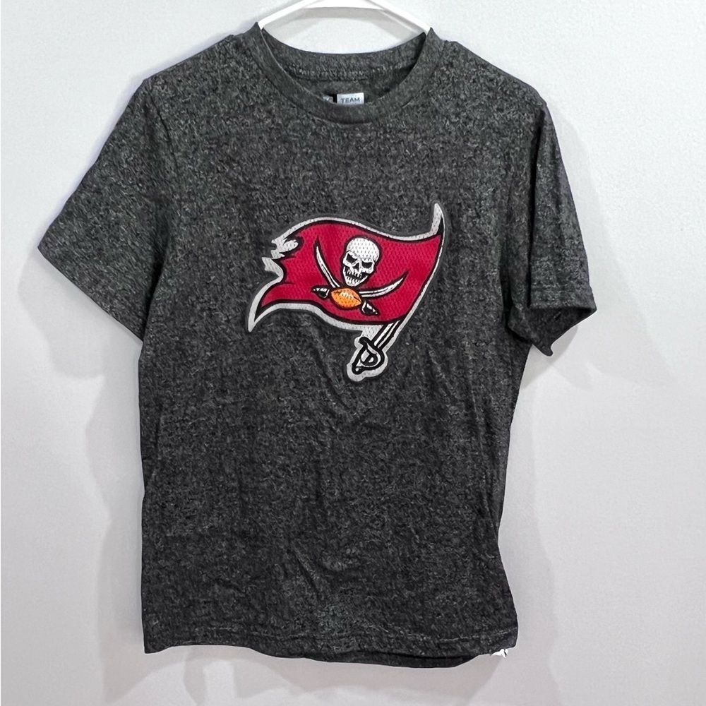 NFL Team Apparel gray Tampa Bay Bucs tshirt size medium